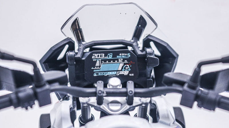 Miniatura Gigante de BMW R1250 GS ADV com Alforjes em Escala 1:9