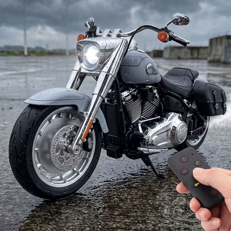 Harley Fat Boy 1:6 com Controle Remoto e Efeitos Realistas