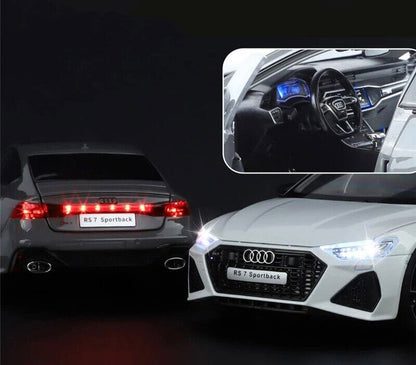 Audi RS7 Sportback com Chave Remota em Escala 1:18