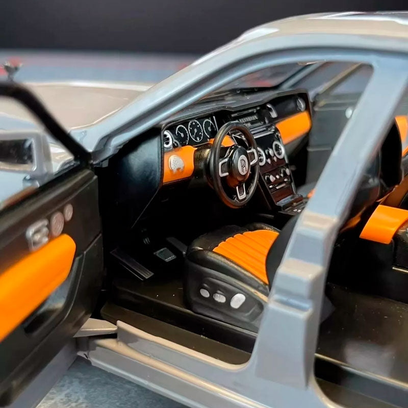 Rolls-Royce Cullinan em Escala 1:20