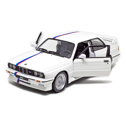 BMW M3 (E30) 1988 em Escala 1:24