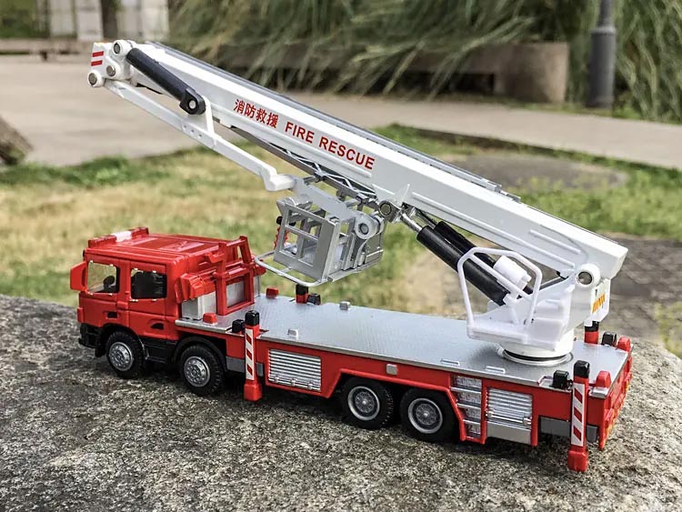 Miniatura de Caminhão-Grua de Bombeiros em Metal