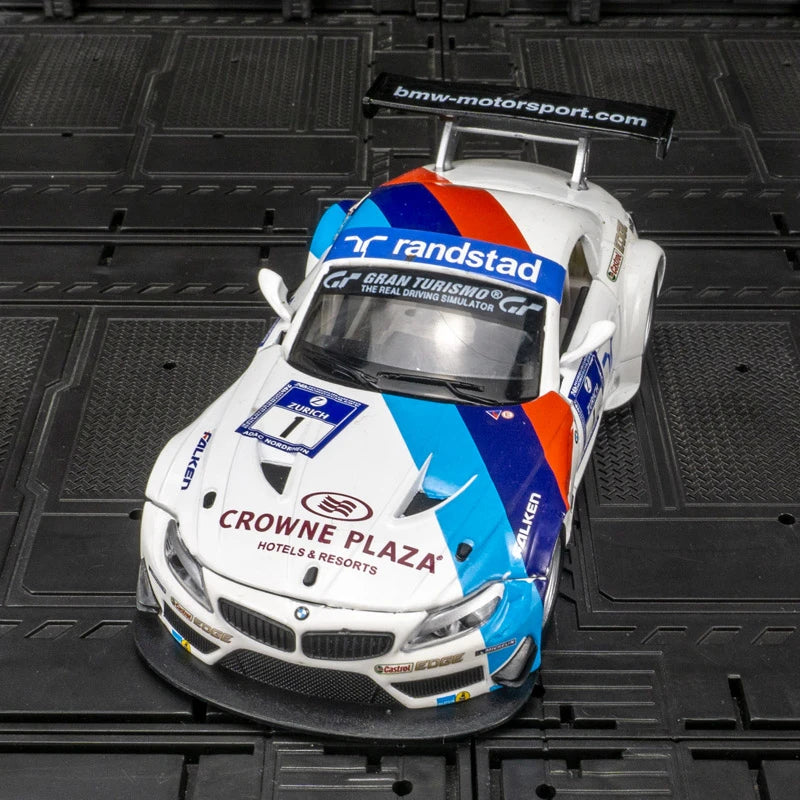 BMW Z4 GT3 em Escala 1:32