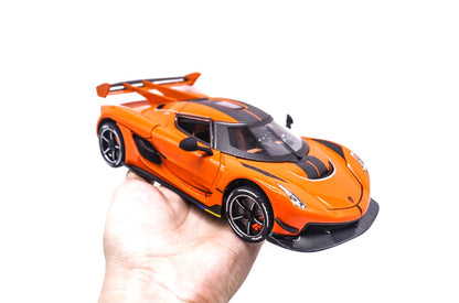 Koenigsegg Jesko 1:24 – Miniatura de Luxo com Iluminação e Som