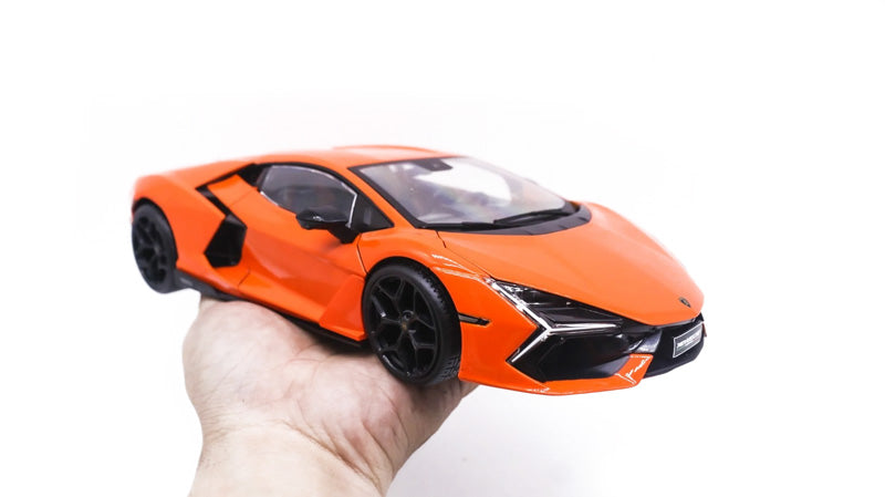 Lamborghini Revuelto em Escala 1:18