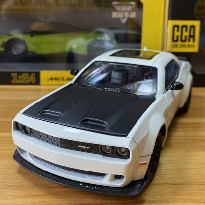 Dodge Challenger SRT Hellcat 1:24