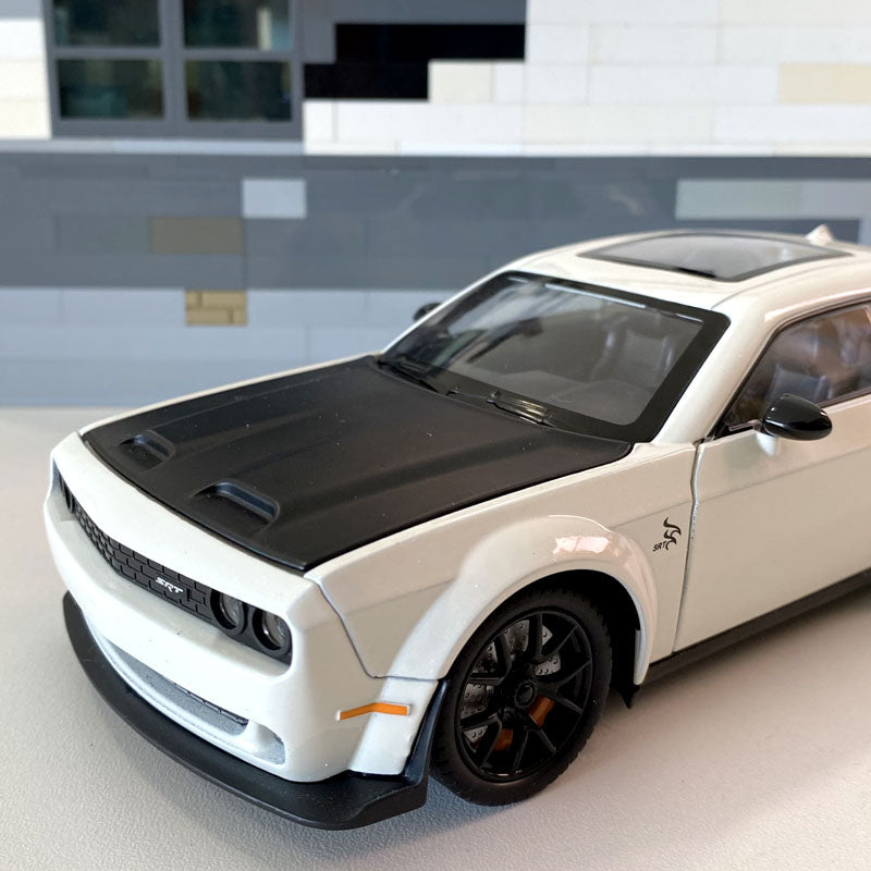 Dodge Challenger SRT Hellcat 1:24