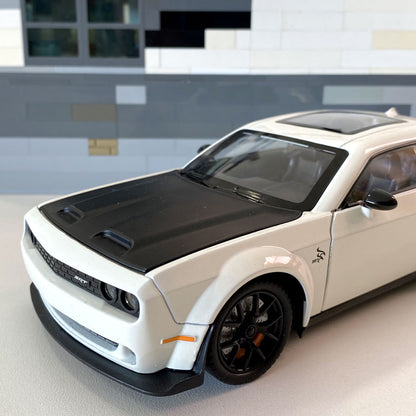 Dodge Challenger SRT Hellcat 1:24