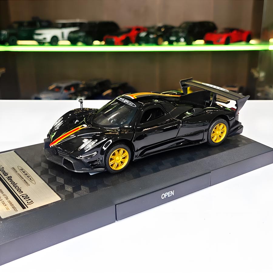 Pagani Zonda Revolución em Escala 1:31