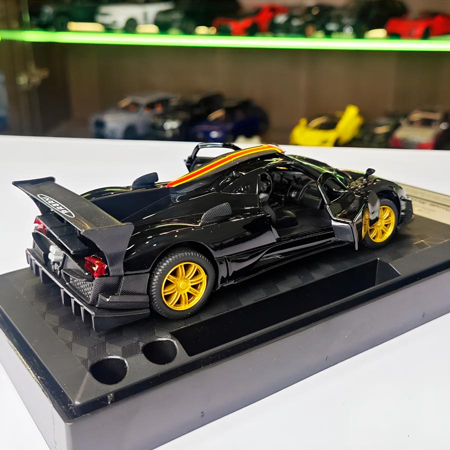 Pagani Zonda Revolución em Escala 1:31