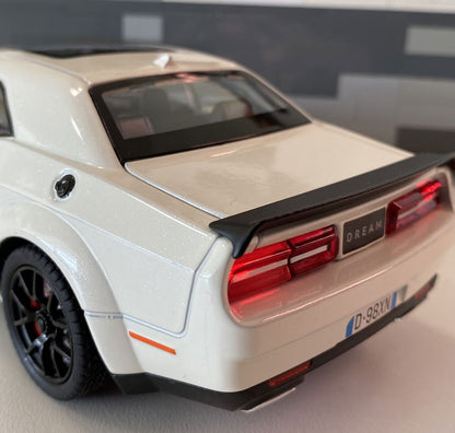 Dodge Challenger SRT Hellcat 1:24