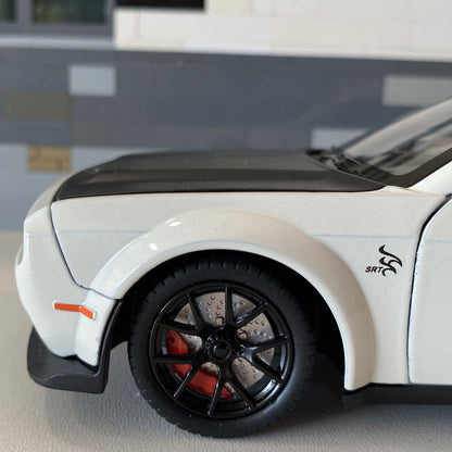 Dodge Challenger SRT Hellcat 1:24