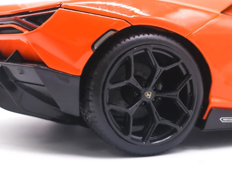 Lamborghini Revuelto em Escala 1:18