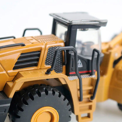 Miniatura de Carregadeira em Metal HUINA