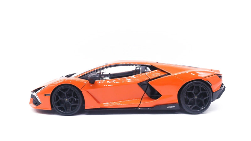 Lamborghini Revuelto em Escala 1:18