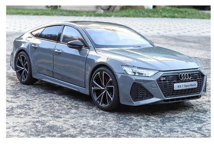 Audi RS7 Sportback com Chave Remota em Escala 1:18
