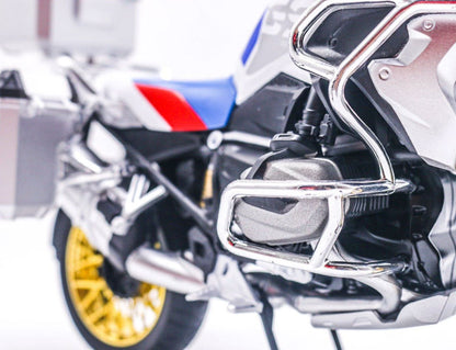 Miniatura Gigante de BMW R1250 GS ADV com Alforjes em Escala 1:9