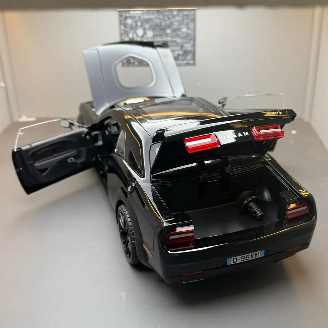 Dodge Challenger R/T Scat Pack 1:18