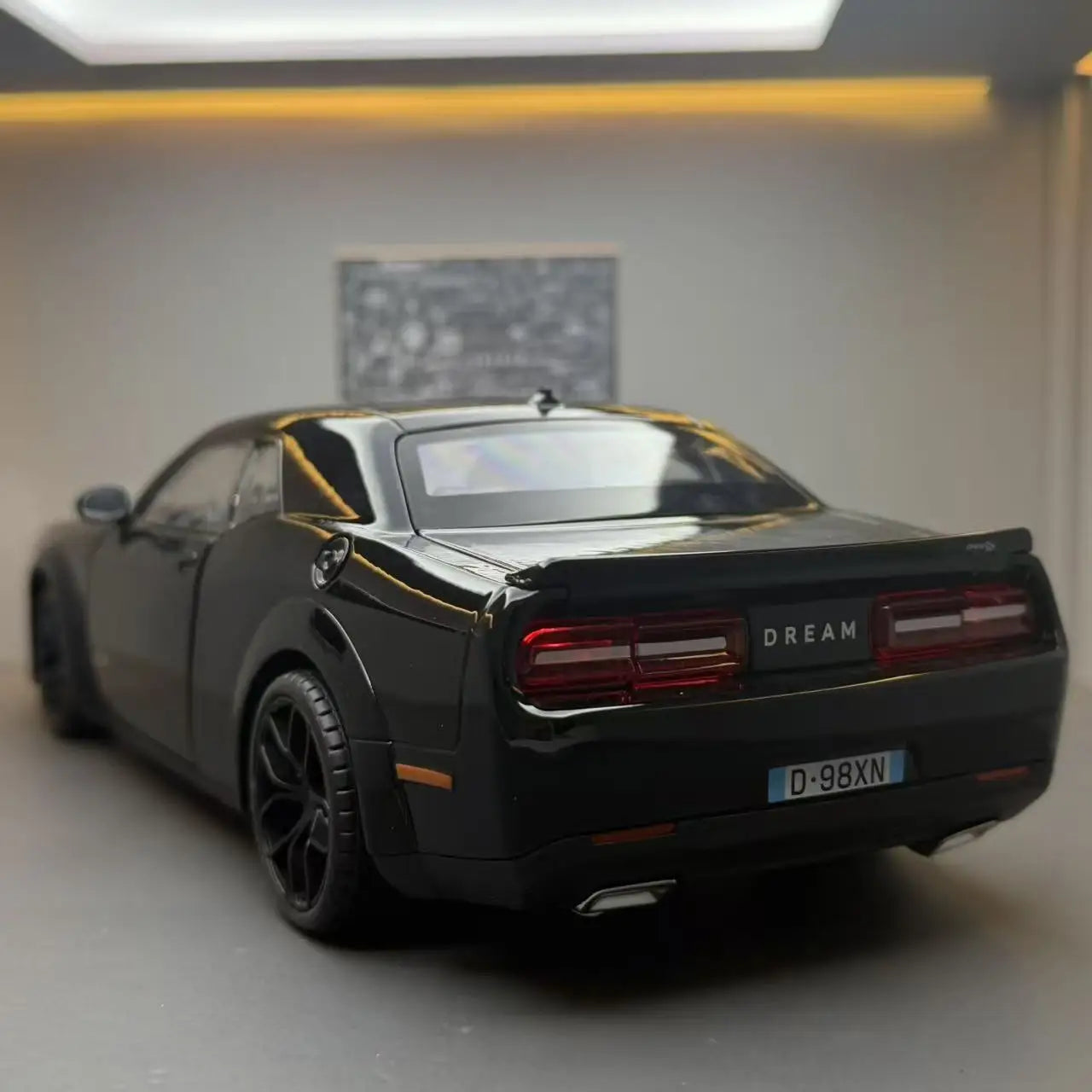 Dodge Challenger R/T Scat Pack 1:18