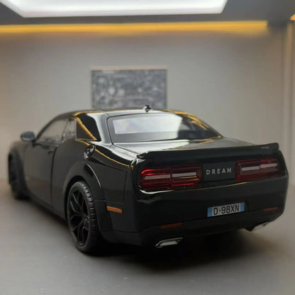 Dodge Challenger R/T Scat Pack 1:18