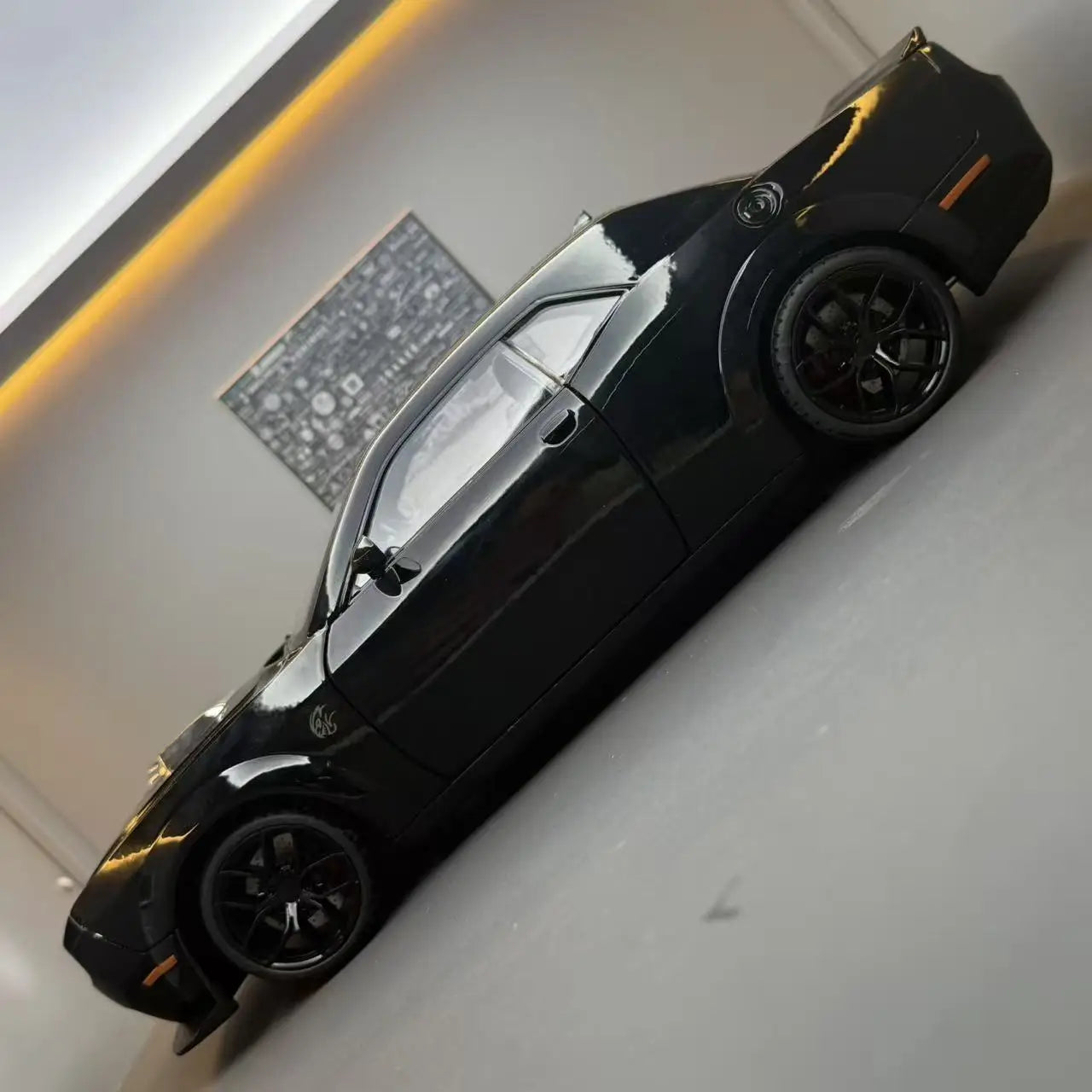 Dodge Challenger R/T Scat Pack 1:18