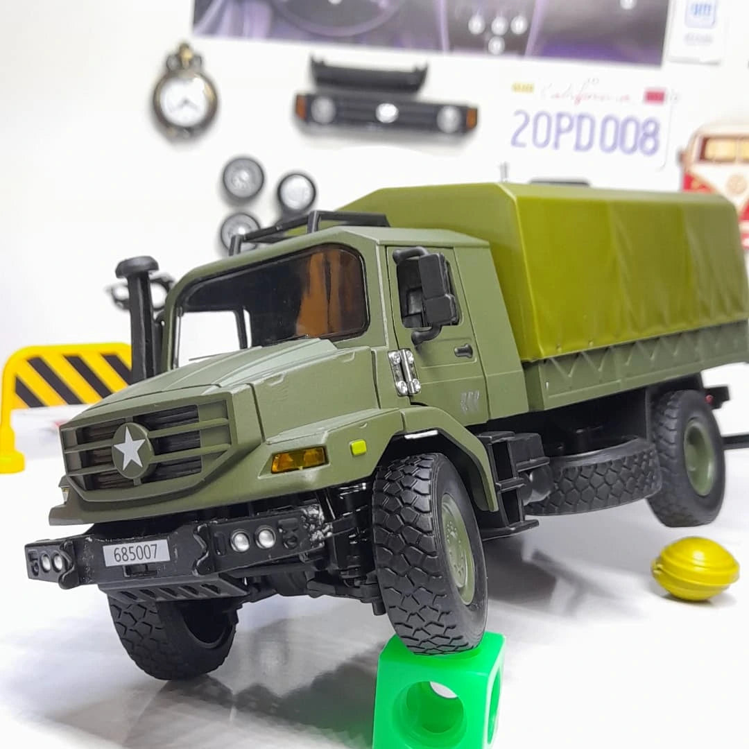 Caminhão Militar Verde – Miniatura 1:36 com Capota Removível
