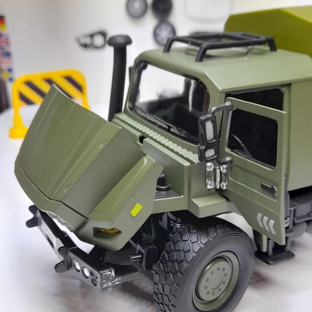 Caminhão Militar Verde – Miniatura 1:36 com Capota Removível