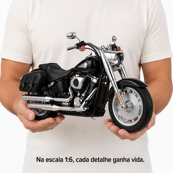 Harley Fat Boy 1:6 com Controle Remoto e Efeitos Realistas